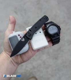 Benchmade Mini Bugout AXIS Lock Knife Black CF-Elite (2.8" Black) 533BK-2 9 Benchmade Mini Bugout AXIS Lock Knife Black CF-Elite (2.8" Black) 533BK-2 -SOG Store Benchmade Mini Bugout AXIS Lock Knife Black Black 533BK 2 BHQ 118554 kp in hand web